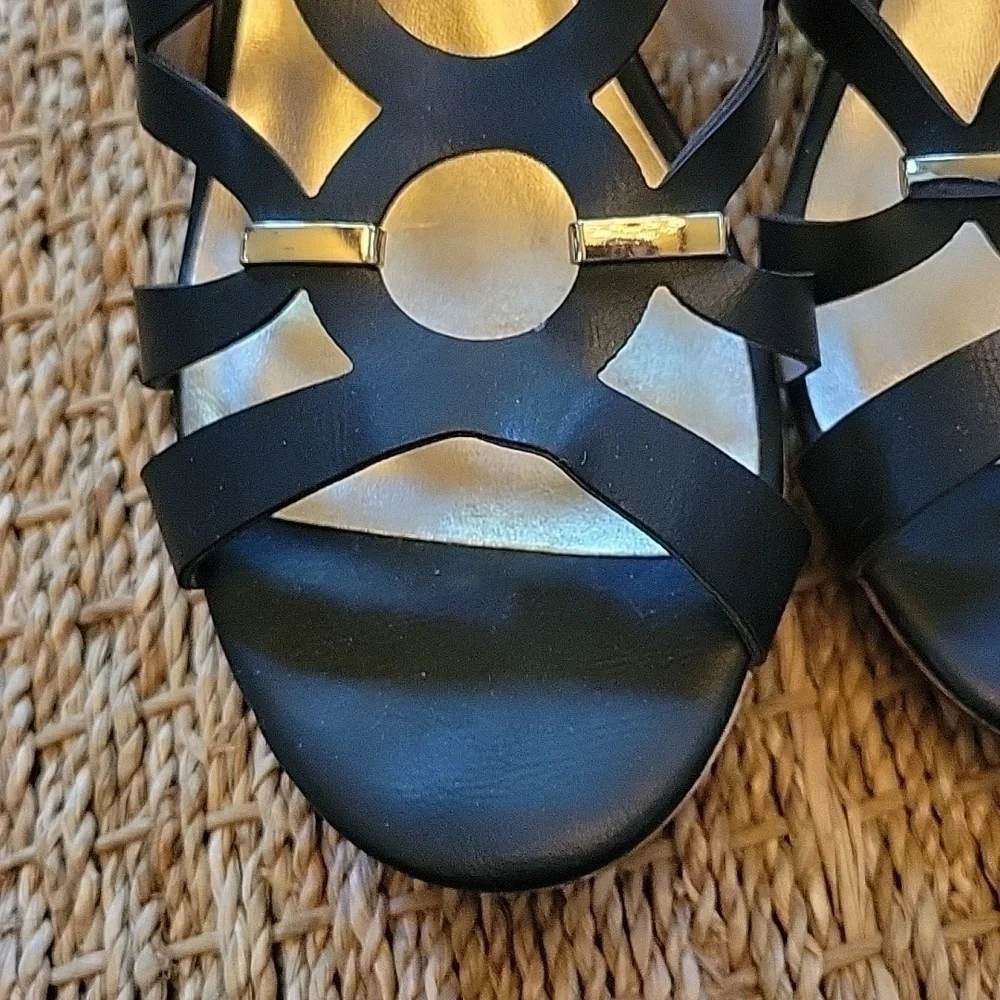 Women's CAT & JACK black & gold wedge sandals. Size is 5.